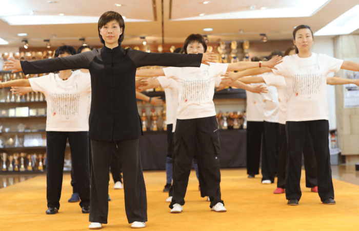 八段錦動作要領 八段錦動作要領